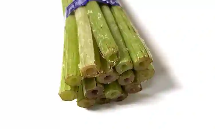 水蕗は穴が開いてます